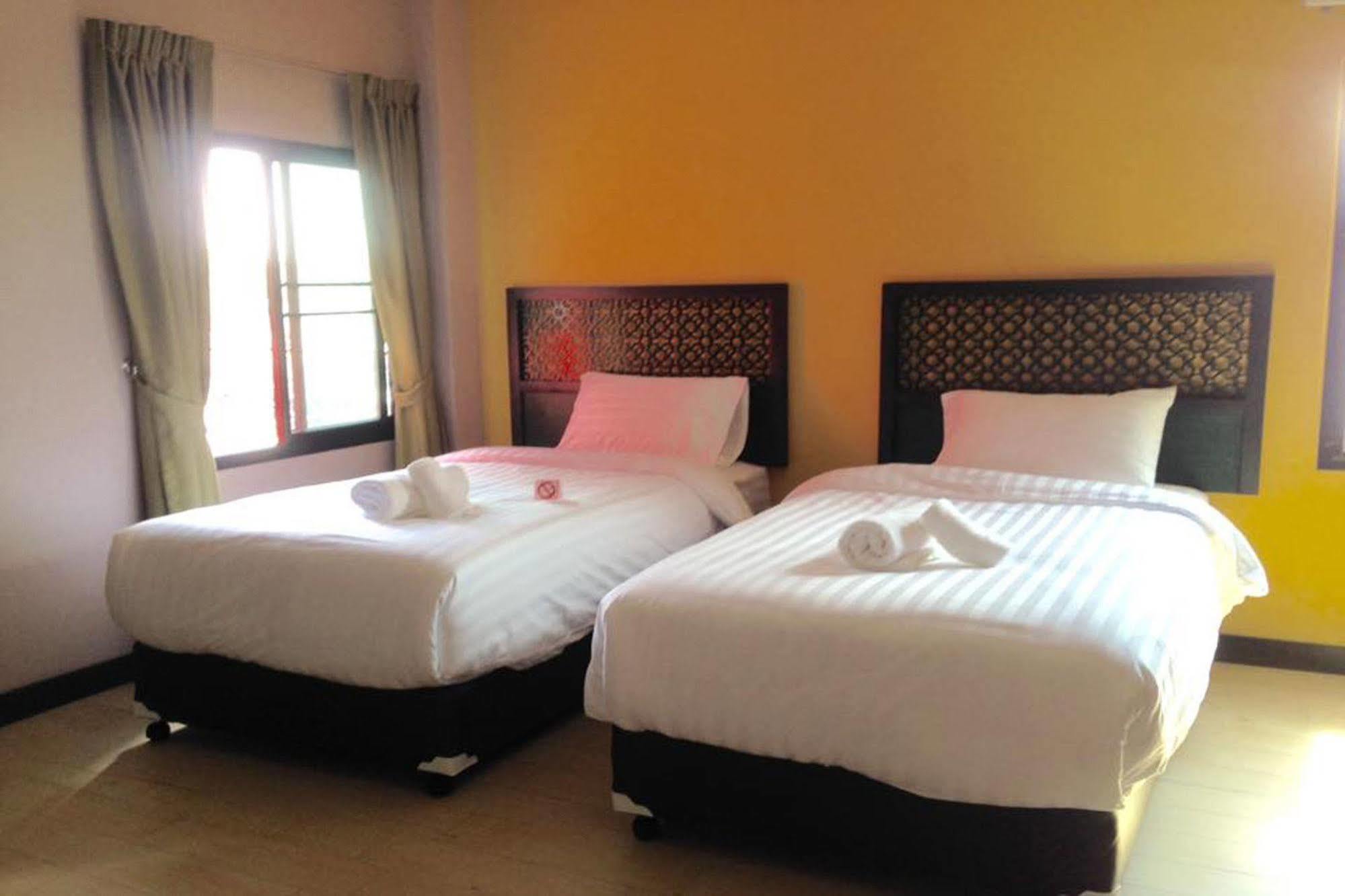 Mulberry House Hotel Pak Thong Chai Exterior photo